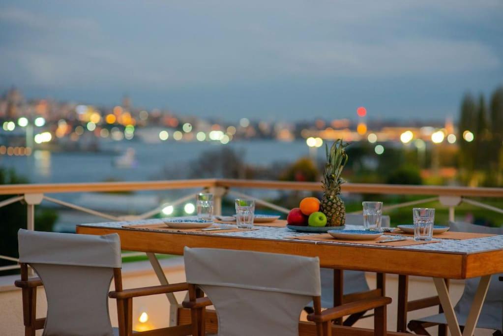 Waterfront Apartment By The Tram - Terrace With Dome & Golden Horn View In Fatih Istanbul Exterior foto
