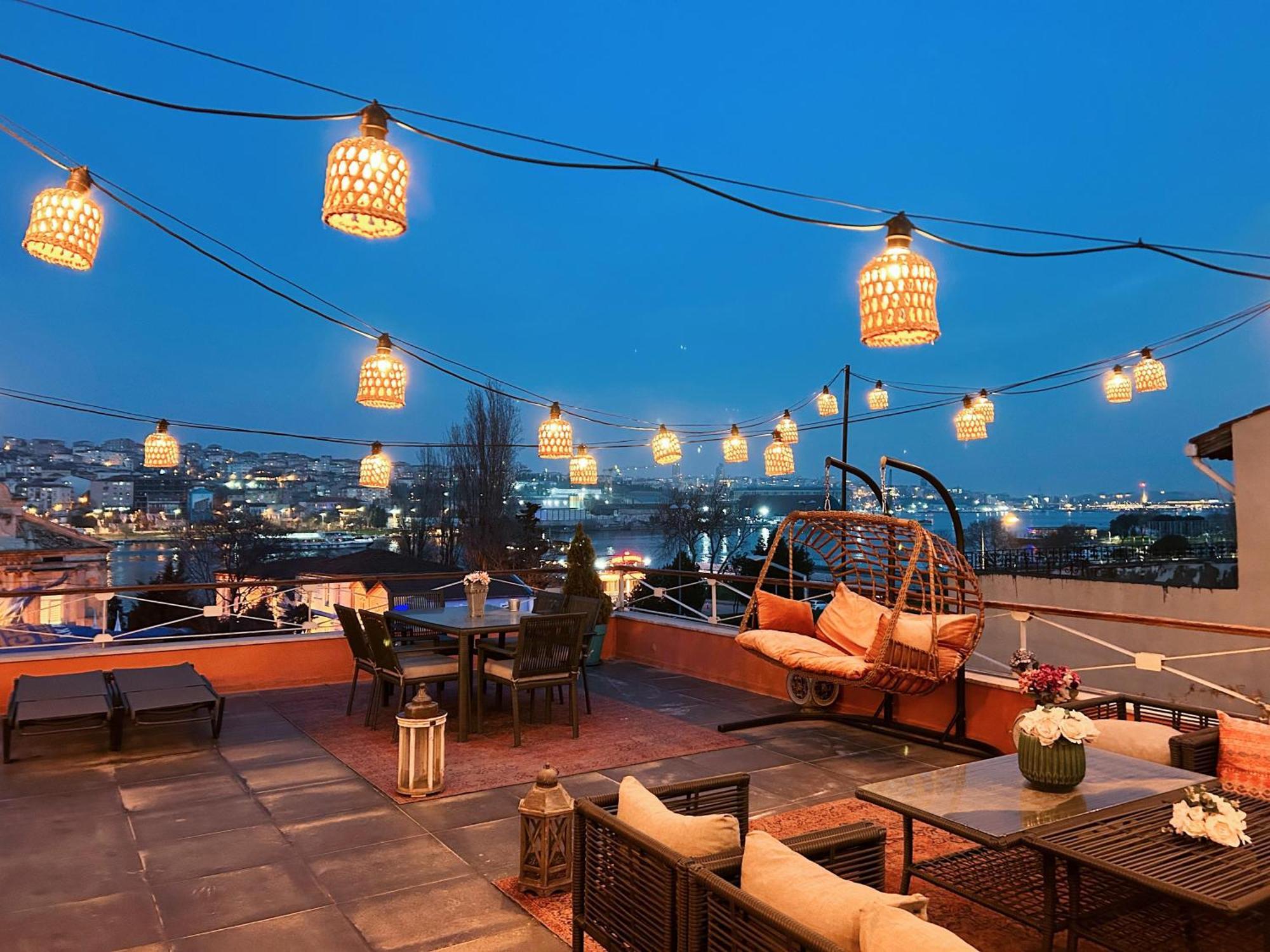Waterfront Apartment By The Tram - Terrace With Dome & Golden Horn View In Fatih Istanbul Exterior foto