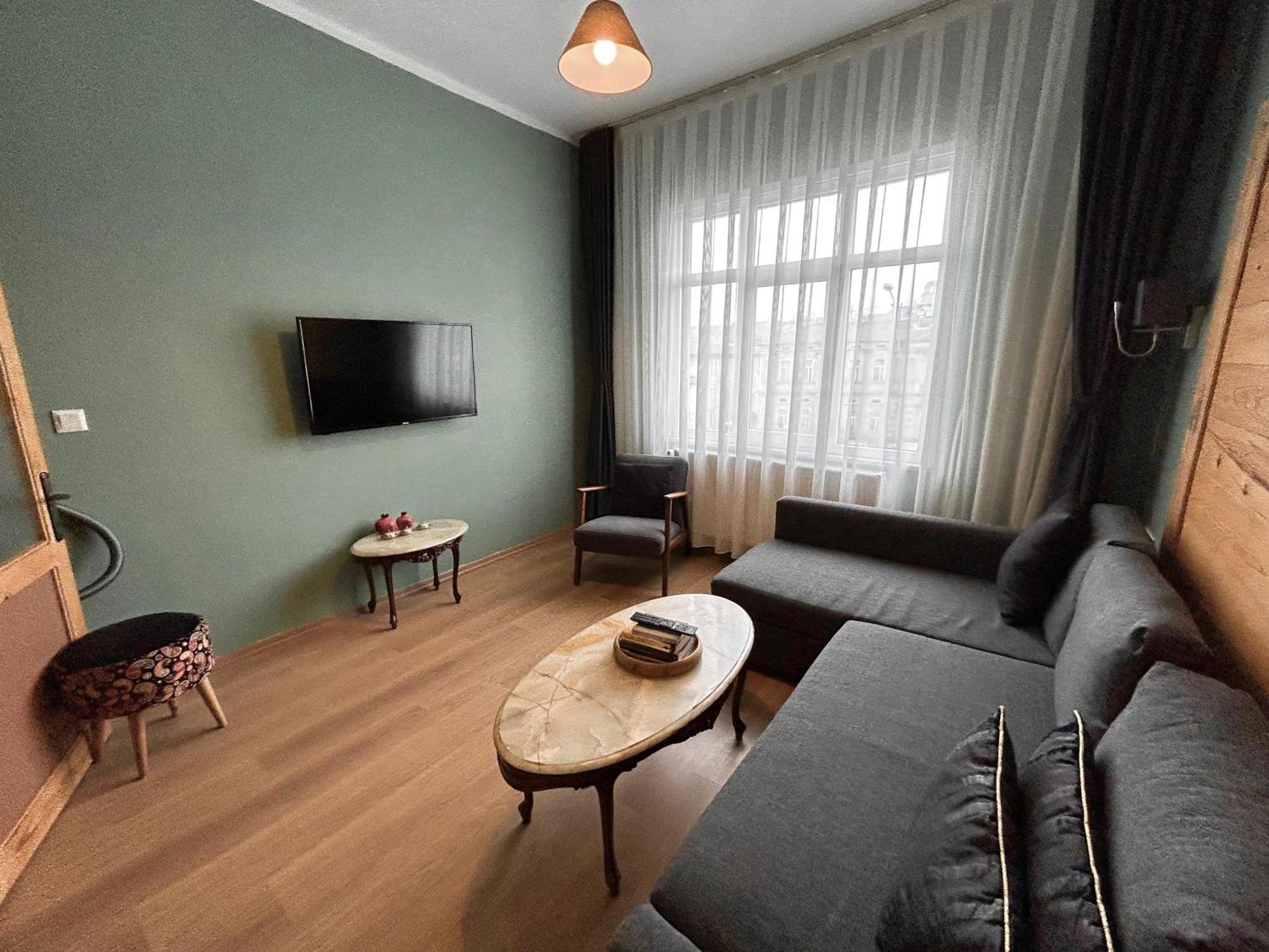 Waterfront Apartment By The Tram - Terrace With Dome & Golden Horn View In Fatih Istanbul Exterior foto