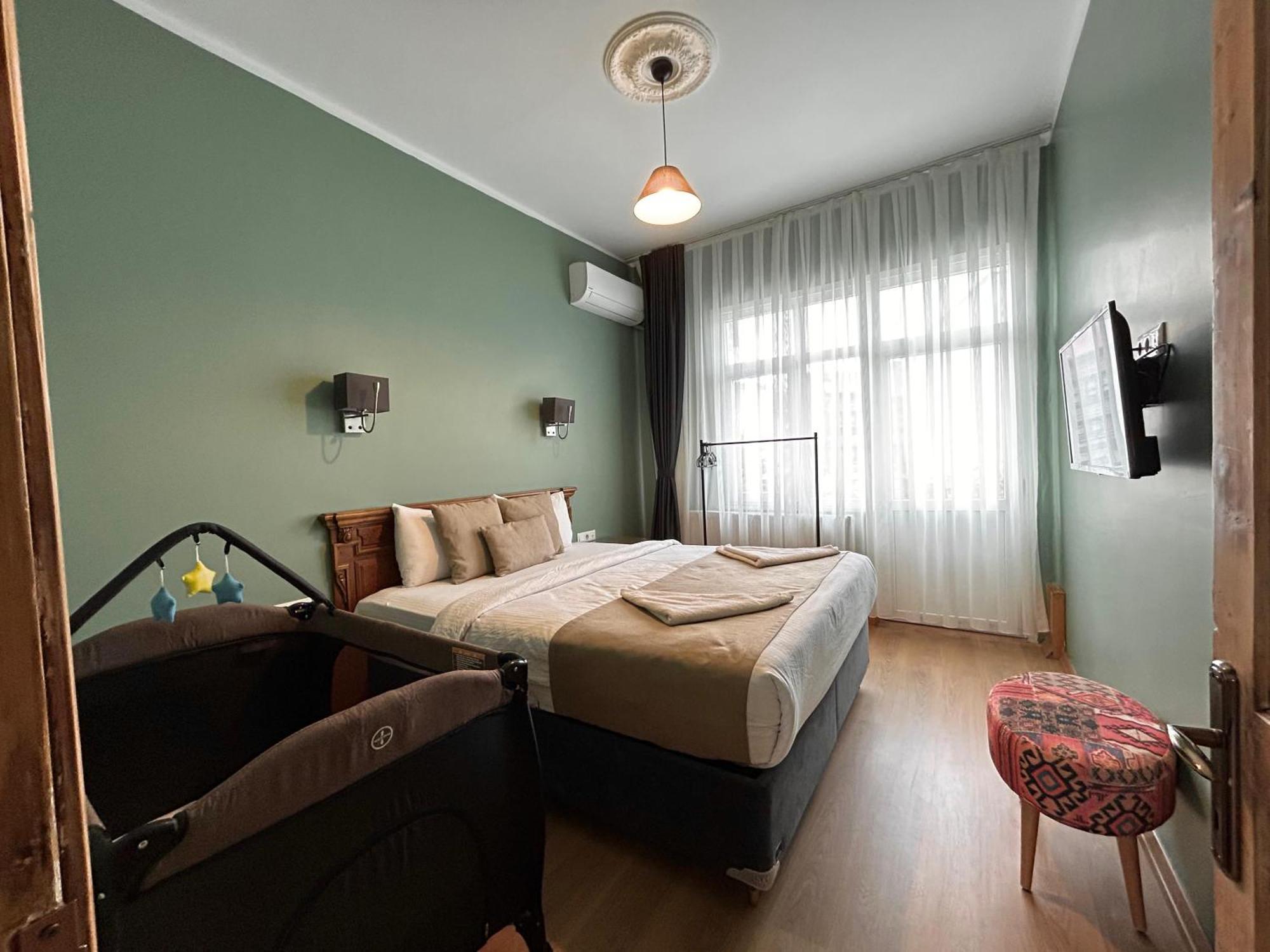 Waterfront Apartment By The Tram - Terrace With Dome & Golden Horn View In Fatih Istanbul Exterior foto