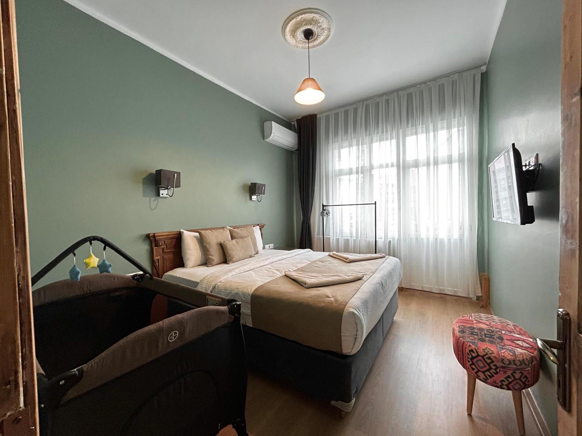 Waterfront Apartment By The Tram - Terrace With Dome & Golden Horn View In Fatih Istanbul Exterior foto