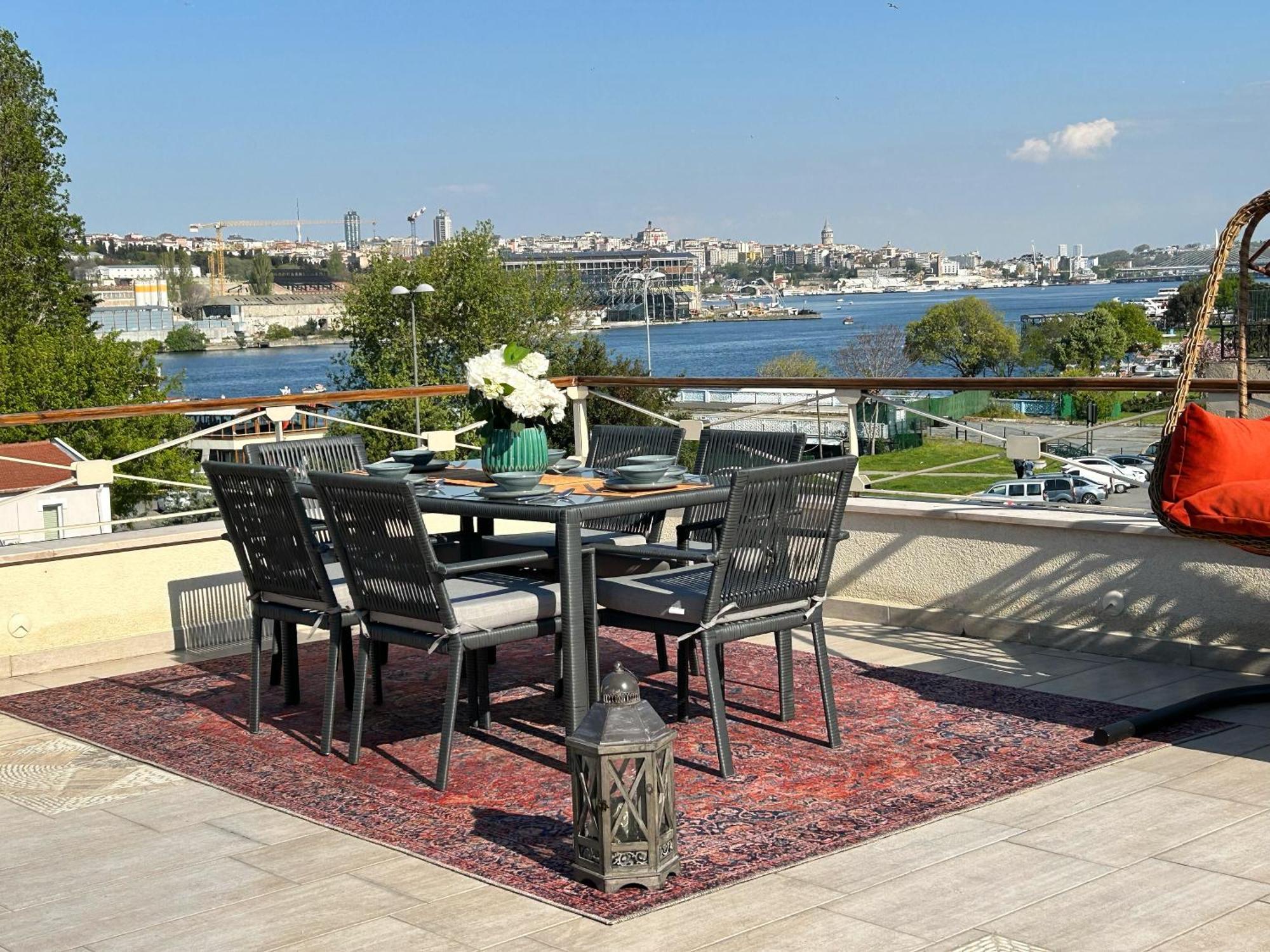 Waterfront Apartment By The Tram - Terrace With Dome & Golden Horn View In Fatih Istanbul Exterior foto